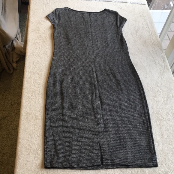 Cute dress - Picture 2 of 4